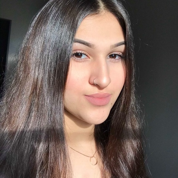 Meet your Posher, Shey - Picture 1 of 1